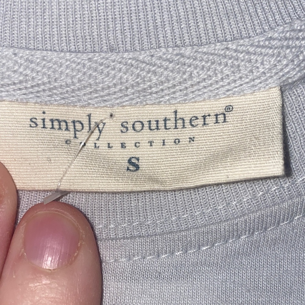 Simply Southern women’s size Small Gray Short Sleeve Tee with Pink Tennessee Log - Picture 4 of 7